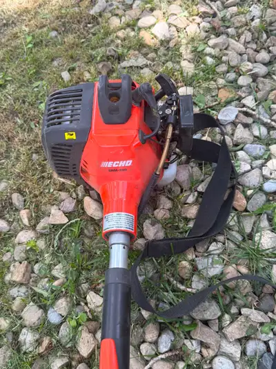 Echo grass trimmer, missing head cover, $60
