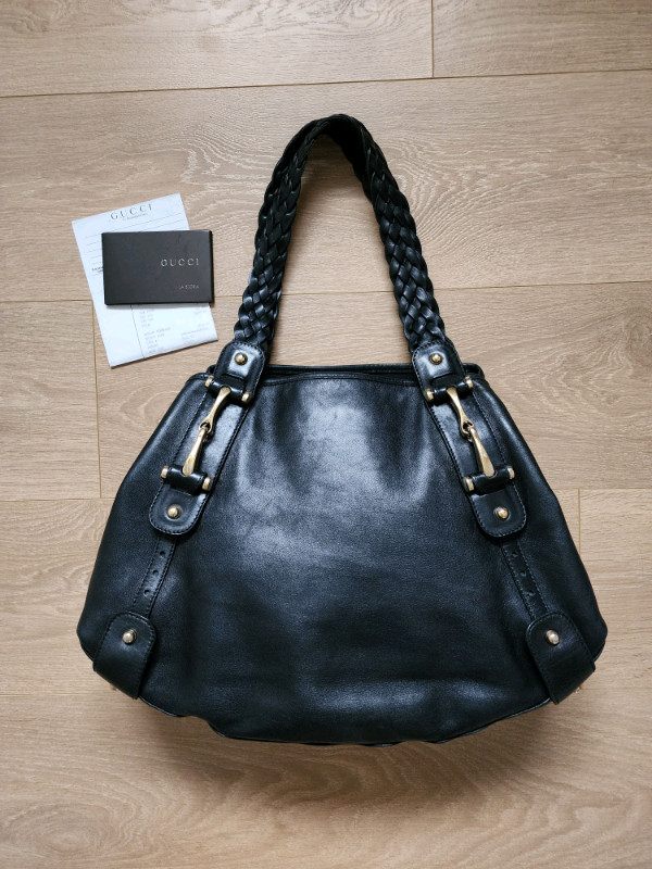 Authentic Gucci Pelham Black Leather Shoulder Bag (GUC) in Women's - Bags & Wallets in Mississauga / Peel Region