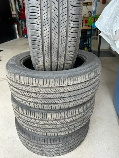 Pneus neuf à rouler un été seulement qui étais sur une Hyundai Kona 2024 raison de la vente l auto a...