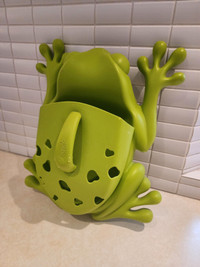 Boon Frog Pod Bath Toy Scoop and Storage