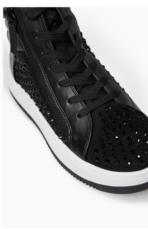 Yaiza Platform Sneaker. Size: 5.5 and 6 in Other in Winnipeg - Image 4