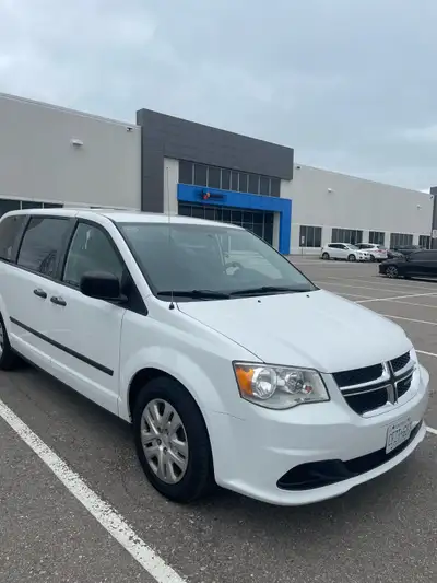 Second owner since 2018. The vehicle has been meticulously maintained and serviced at Erin Mills Par...