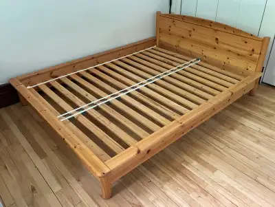Lit Queen en bois (pin) ikéa, View more