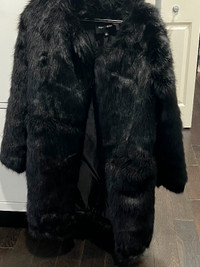 Black Faux fur jacket (L)