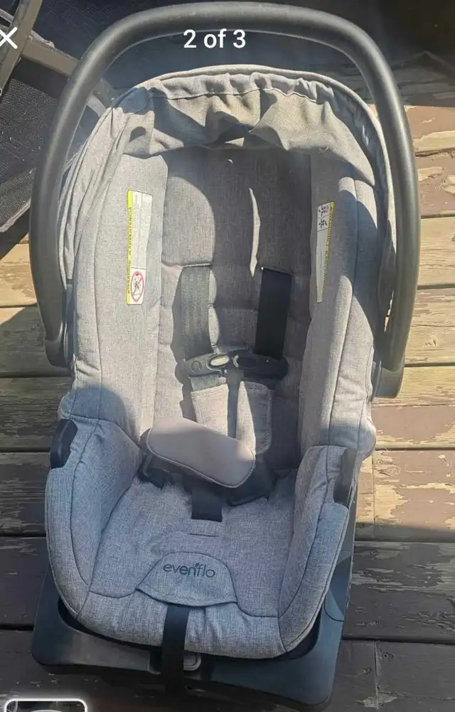 baby car seat in Clothing - 9-12 Months in Edmonton - Image 3
