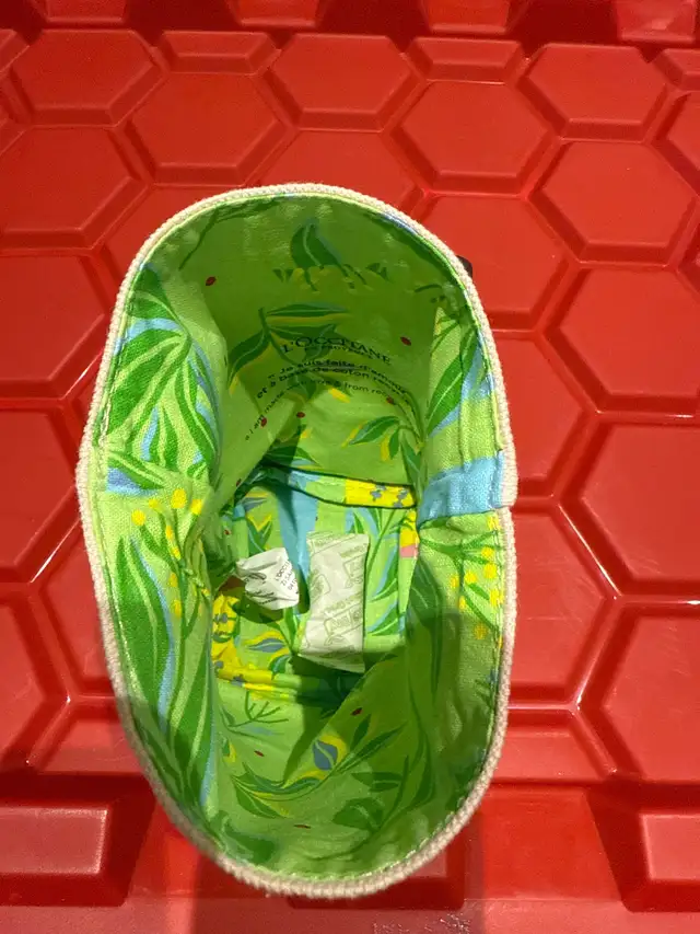 L’Occitane Pouch64840216279426121