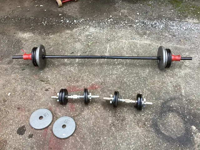Bar bell weights in Exercise Equipment in Ottawa - Image 2