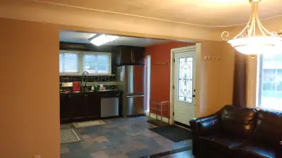 *Room for Rent! Students Welcome*
