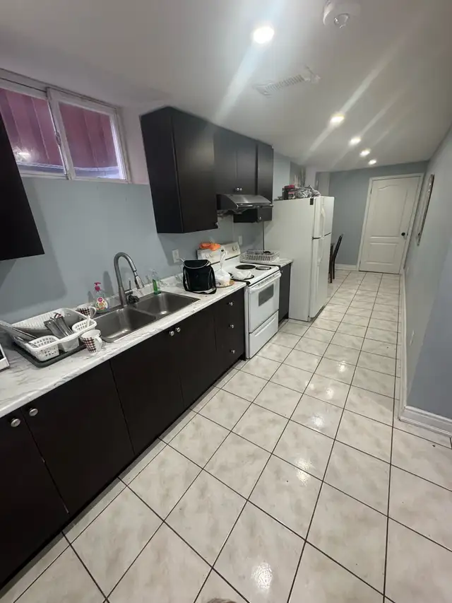 ROOM RENT FOR SHARING in Room Rentals & Roommates in Mississauga / Peel Region - Image 5