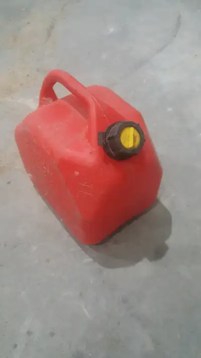 10L gas can for sale $10