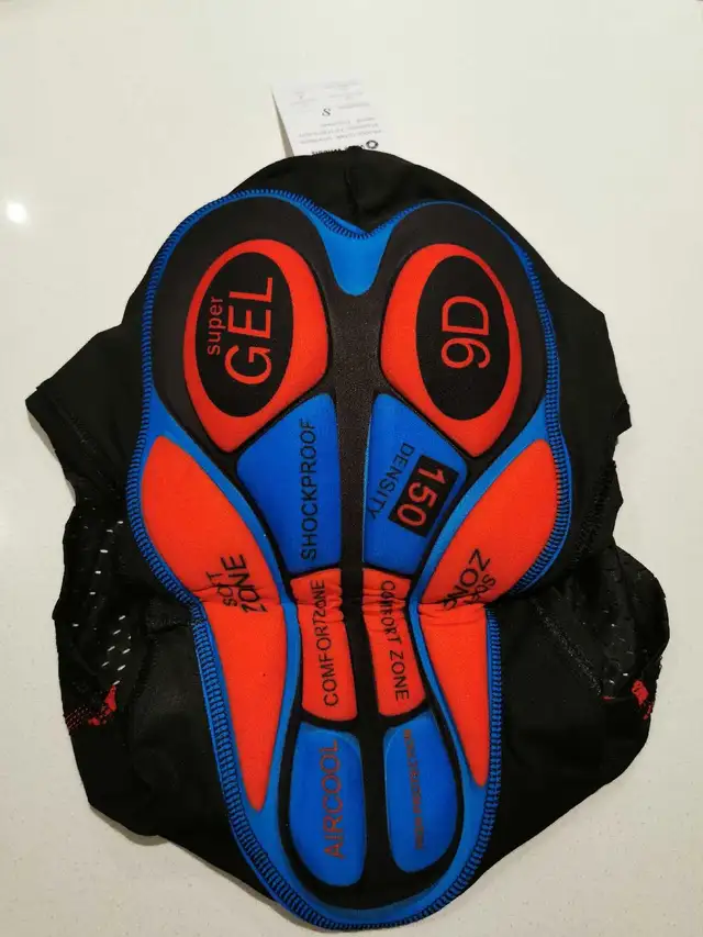 Winx Wheels Ultra Shorts - Size Small in Other in Markham / York Region - Image 4