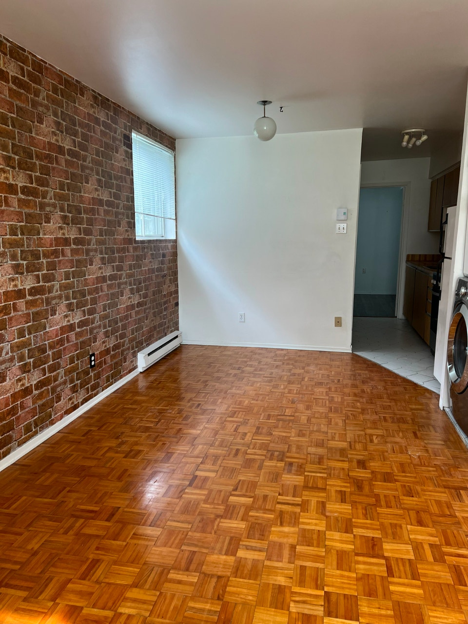 3-1/2 à louer – 3-1/2 for rent - electros. incl 3