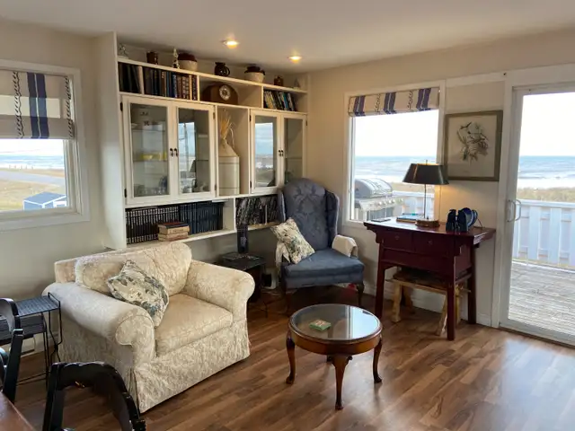 Oceanfront Beach House North Lake in Prince Edward Island in Canada - Image 4