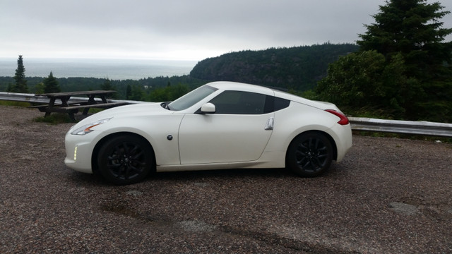 Nissan 370z 2016 dans Autos et camions  à Gaspésie - Image 2