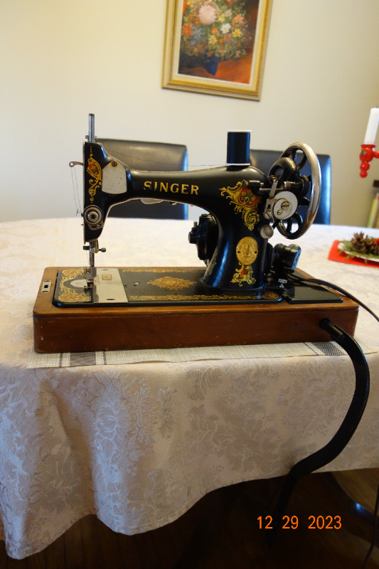 Antique Singer Sewing Machine in Other in Kingston