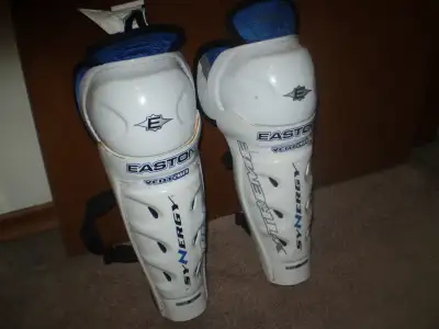 MEN's Sr. 13 " EASTON  Synergy Shin Pads, View more