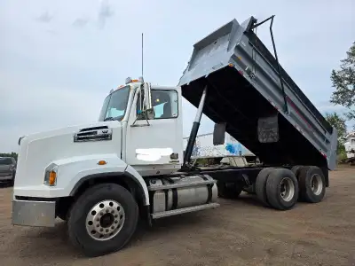 Western star 12111 hours Def altreated No issues Differential lock Safety till next year