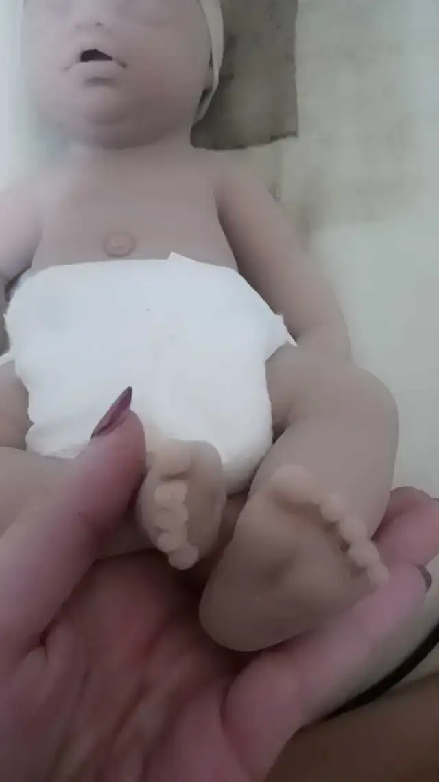 full body silicone baby girl reborn doll in Toys in Ottawa - Image 4