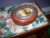 jewelry case with top section for picture, top has a lid, excell