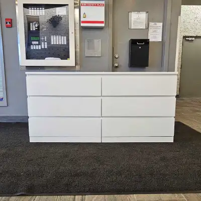 Original MALM Dresser 63" Wide. Ikea does not sell this size anymore. Grab it before its gone. ➡️Lar...