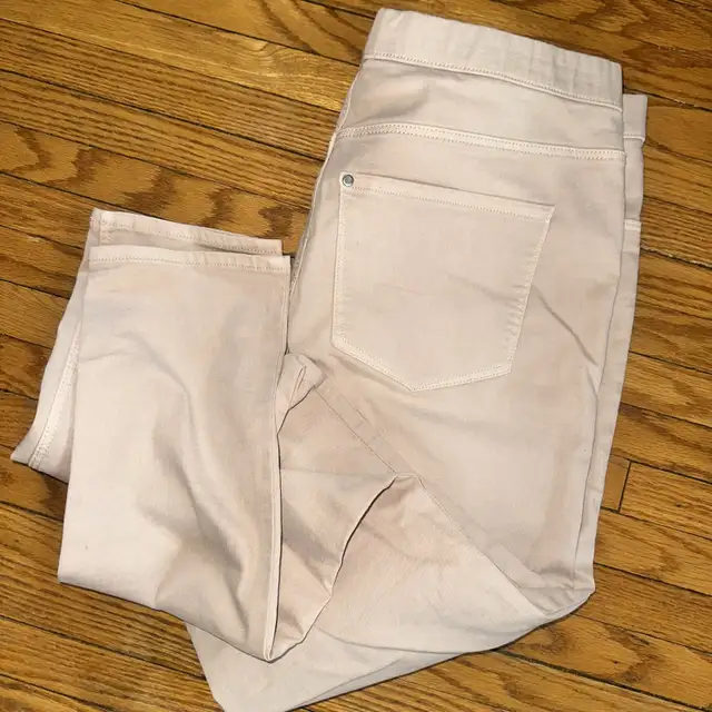 Pink jeans size 14  Denim mid rise skinny  elastic waist in Women's - Bottoms in Oshawa / Durham Region - Image 2