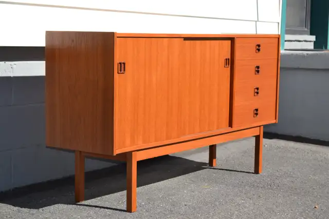 Mid Century Teak Sideboard in Hutches & Display Cabinets in Kingston - Image 3