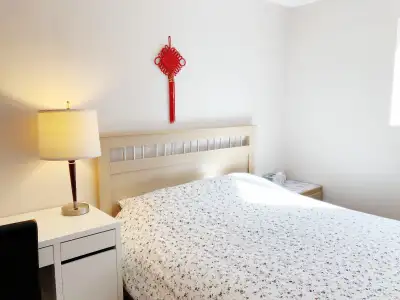 Private room near BCIT Burnaby campus, ideal for male student/wo