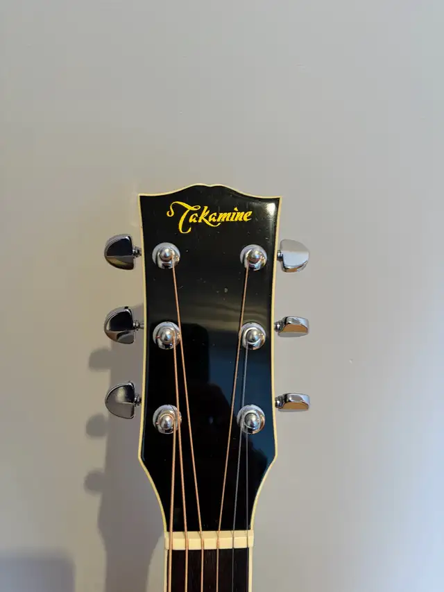 Vintage 1982 Takamine F-341 Japan, vieux logo in Guitars in Laurentides - Image 3