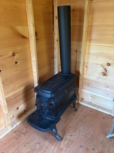 Poêle à bois en fonte / Cast iron Wood-Burning Stove, View more