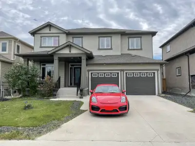 Gorgeous 4-BR 2-Storey House, GREAT LOCATION!!!