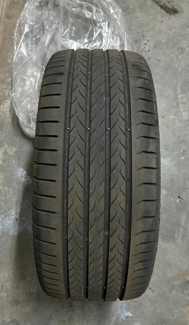 LIKE NEW!  245/40 R20 High Perform Summer Tires in Tires & Rims in Dartmouth - Image 3