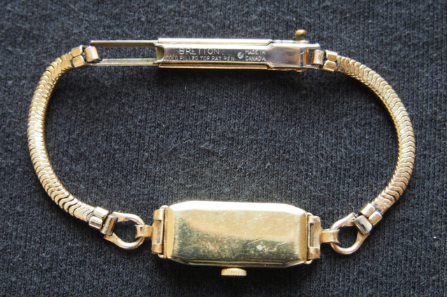 Ladies Gold Art Deco Watch in Jewellery & Watches in Hamilton - Image 3