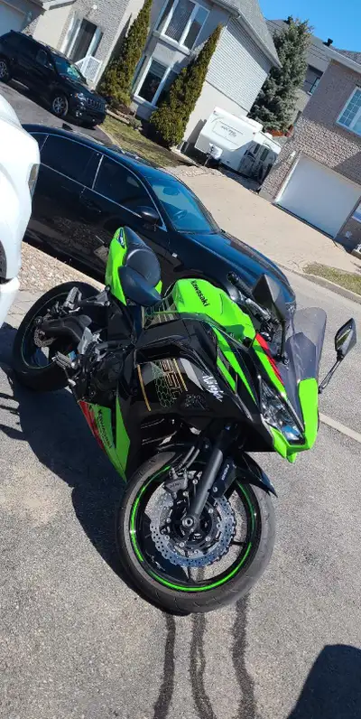 2020 Kawasaki Ninja 650 KRT Like new, mint condition Sport Touring 19,800km -I am the original owner...
