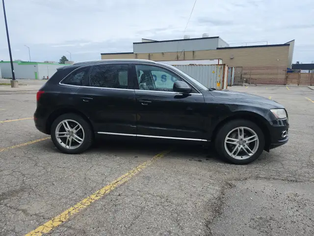 Audi Q5600046453644349443