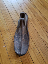 Cast Iron Cobbler's Foot