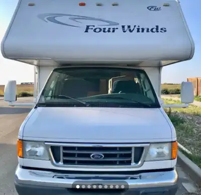 Gently Used/Great Condition 2007 Ford Four Winds Model 31F Motorhome. 44914 miles (72282 KM) E450 V1...