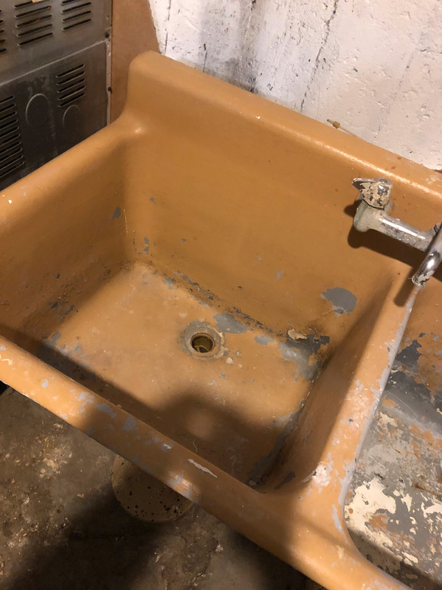 Cast Iron Sink dans Plomberie, éviers, toilettes et bains  à Ville de Montréal - Image 4