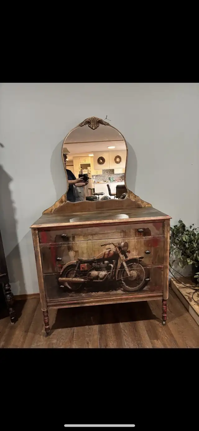 Refinished Antique Cabinet with Mirror! in Hutches & Display Cabinets in Edmonton - Image 5