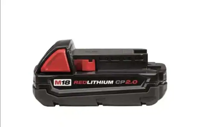 Milwaukee Tool 18V M18 Lithium-Ion Compact (CP) 2.0 Ah in Other in Laval / North Shore - Image 2