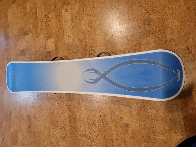 Rossignol Strato Wide 159 Snowboard with Bindings (L size in Snowboard in Calgary - Image 11