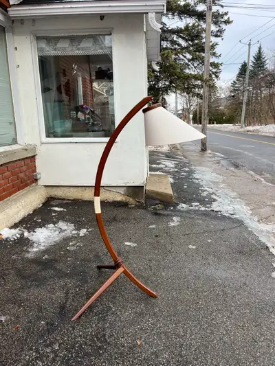 Lampe sur pied vintage en teck danois MCM Teak Bow Arc Lamp, View more