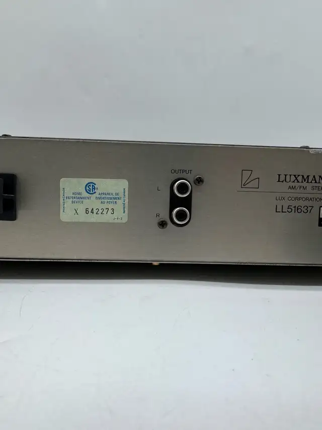 Luxman T-210L AM/FM Stereo Tuner Vintage Silver Tested Working  in Stereo Systems & Home Theatre in City of Toronto - Image 9