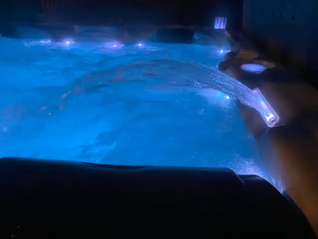 Door Crasher Sale! New 6 Person Spas- 54 Jets - Free Delivery WB
