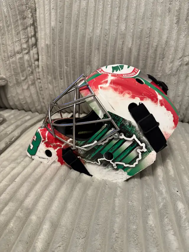 Warrior RF2 E+ Goalie helmet in Hockey in Ottawa - Image 3
