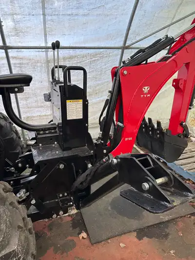 Selling my new never used BY85 backhoe the hose was replaced last week as it was defective I has it...