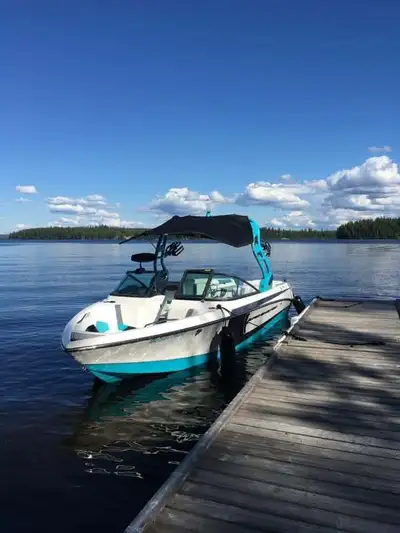 2016 Nautique Super Air 230 - Low Hours, PCM 5.3 Litre Engine, 350 HP. Comes with bimini, seat heate...
