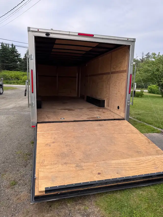 20 ft enclosed trailer in Cargo & Utility Trailers in Yarmouth - Image 10