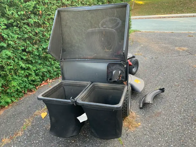Tracteur à Gazon in Lawnmowers & Leaf Blowers in Sherbrooke - Image 3
