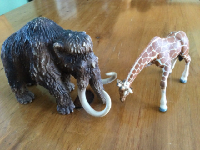 Girafe (vendue) et Mammouth Schleich dans Jouets et jeux  à Laval/Rive Nord - Image 3