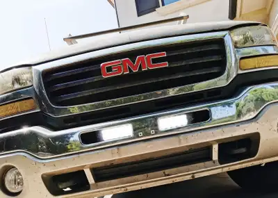 Looking to buy a 2003-2007 GM 2500hd, 3500 grill in decent condition.